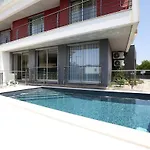 Funfactory House בית נופש *