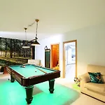 Funfactory House בית נופש *
