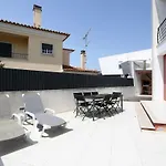 Funfactory House בית נופש *